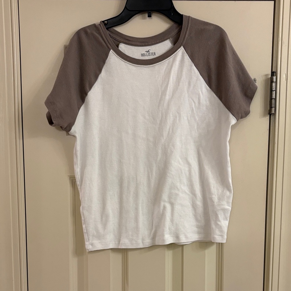 Hollister White and Brown Short Sleeve Tee